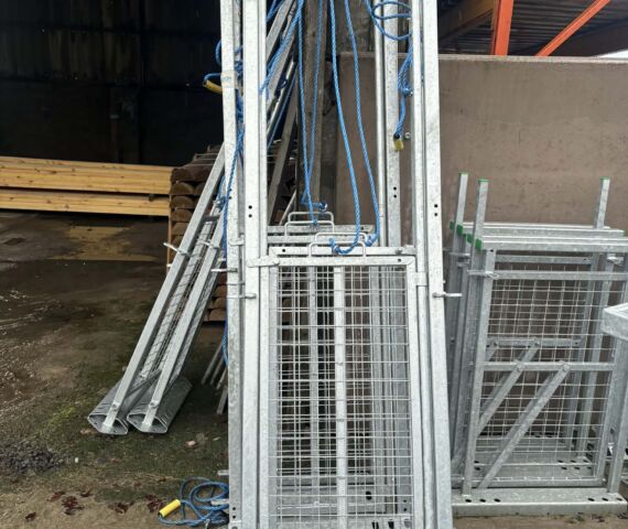 Guillotine Walk Through Gate