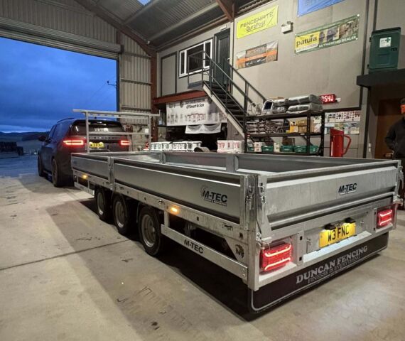 M TEC tri azel trailer 16ft flatbed