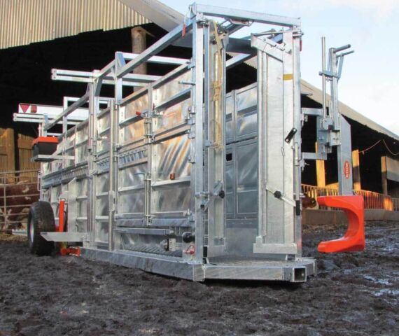 Mobile Cattle Crate with Automatic Yoke